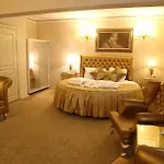 Golden Boutique Hotel