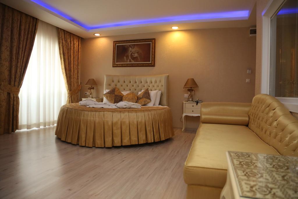 Golden Boutique