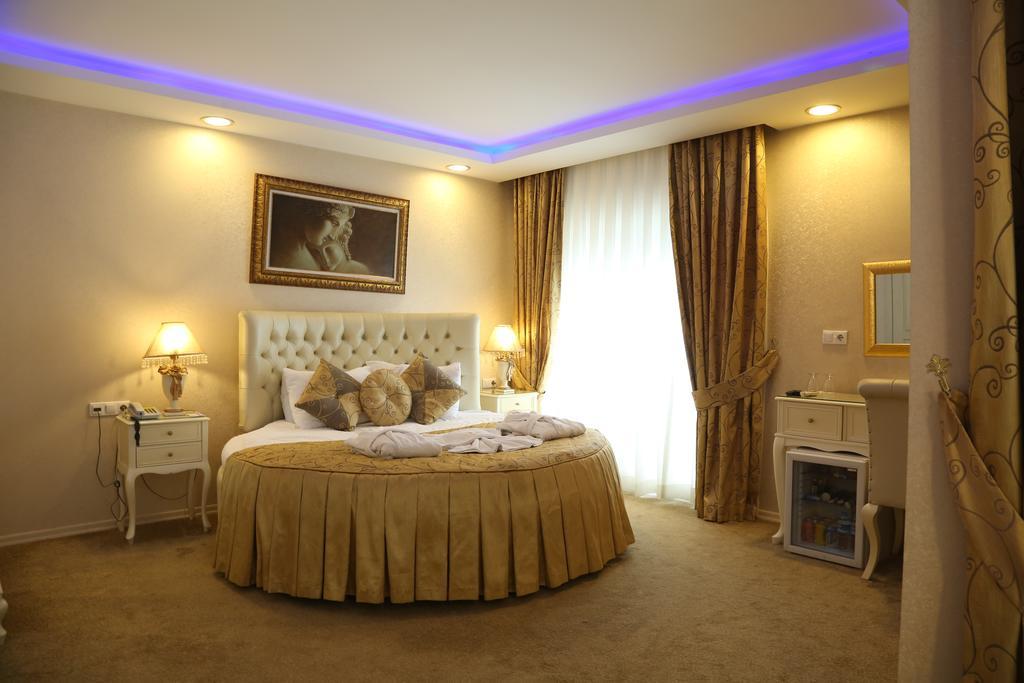 Golden Boutique
